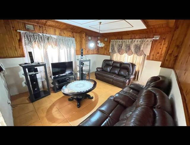 3 BEDROOM HOUSE FOR SALE IN KWAMASHU